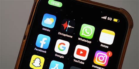 Google Maps, YouTube, la calculatrice Voici l'application .